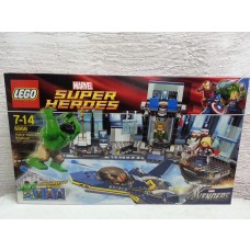 LEGO 6868 Super Heroes Hulk's Helicarrier Breakout