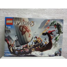 LEGO 7018 Vikings Viking Ship challenges the Midgard Serpent