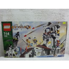 LEGO 7079 Castle Drawbridge Defense