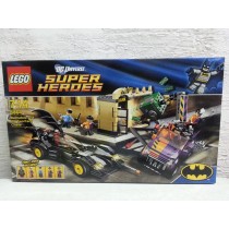 LEGO 6864 Super Heroes Batmobile and the Two-Face Chase