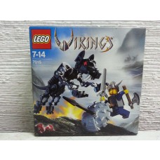 LEGO 7015 Vikings Viking Warrior challenges the Fenris Wolf 