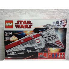 LEGO 8039 Star Wars  Venator-class Republic Attack Cruiser